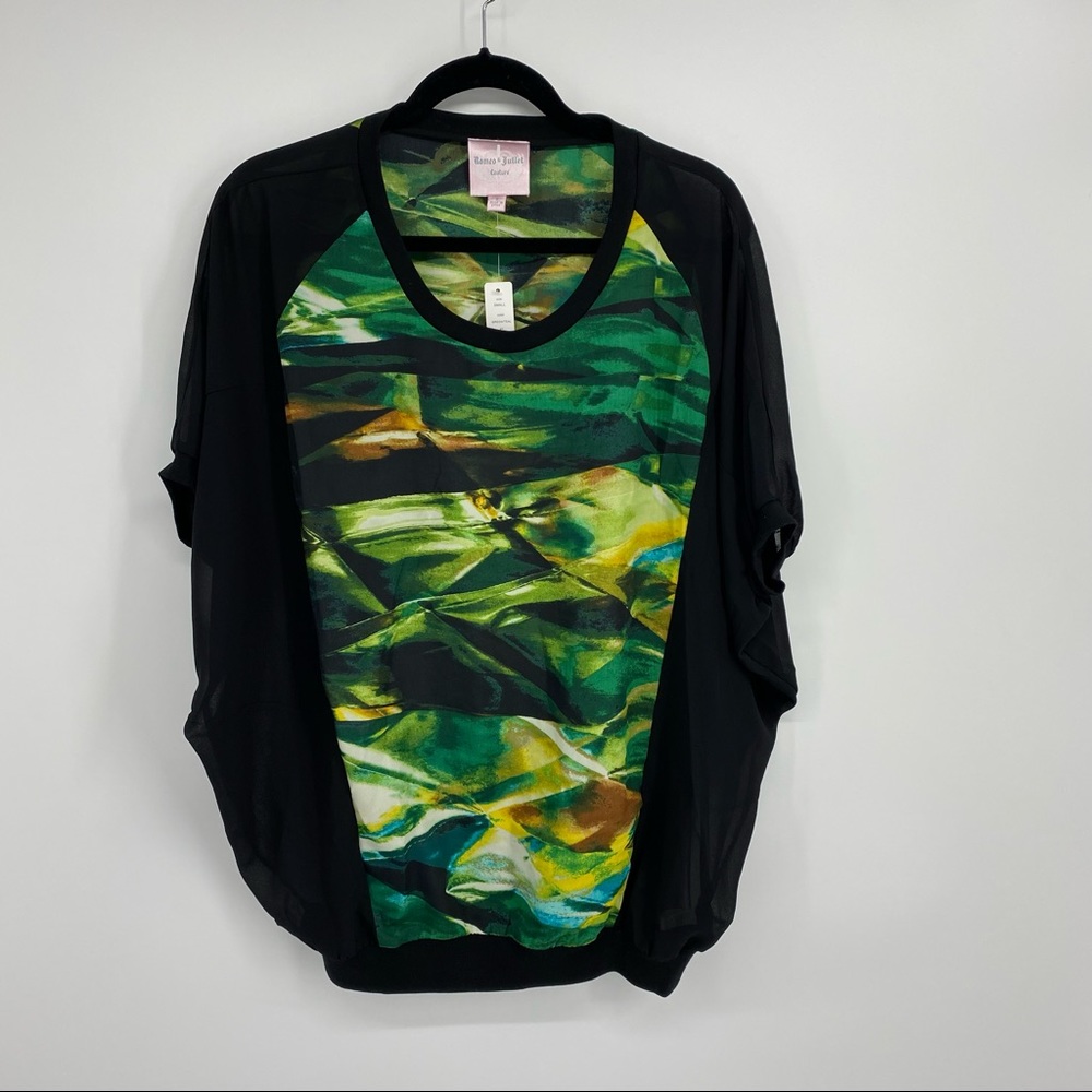 Romeo &Juliet Couture Top Size Small
